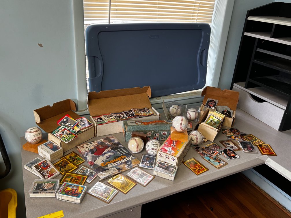 Image for Fenton-Uranium-Furniture-Home Goods Estate Auction
