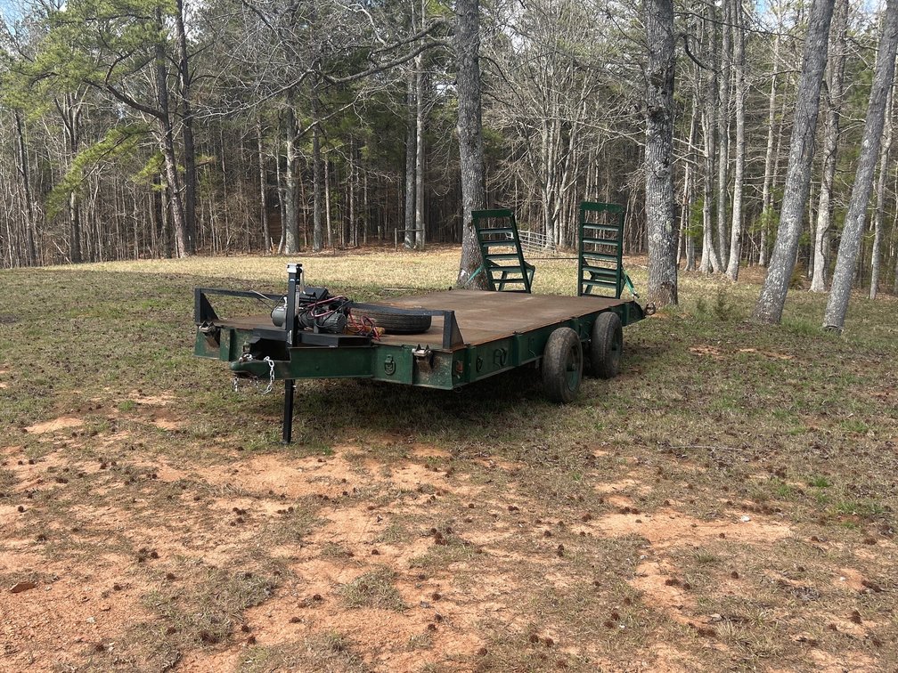 18ft x 81 1/2in Bumper Pull Trailer w/Ramps