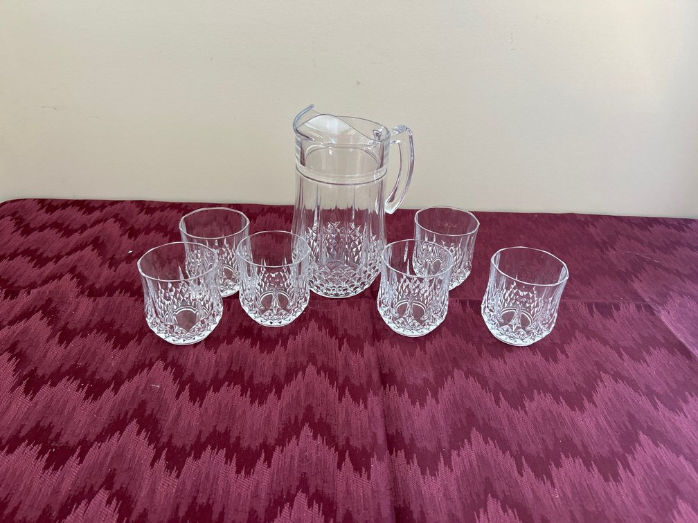 Glass Pitcher with 6 cups