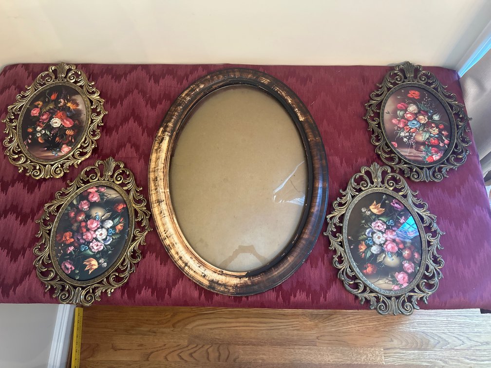 Decorative pictures with Oval picture frame