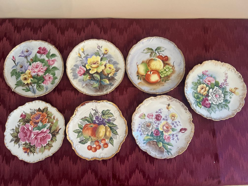 7 Vintage Decorative Plates