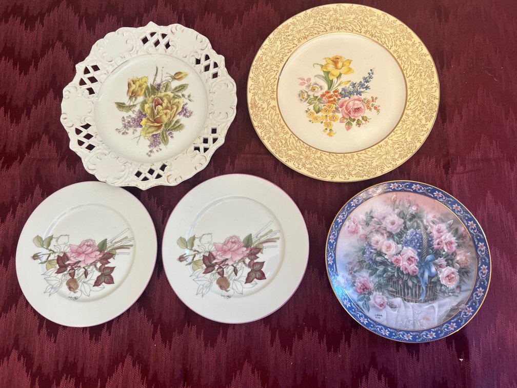Antique reticulated decorative plates