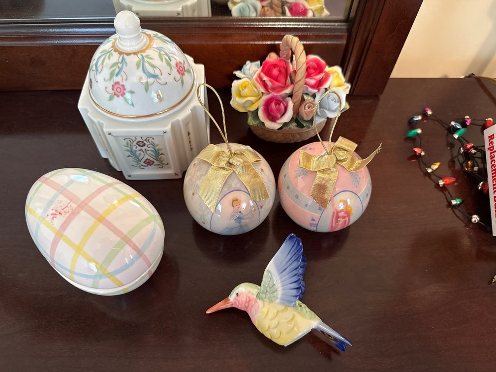 Trinket Boxes, Ornaments & Decorations