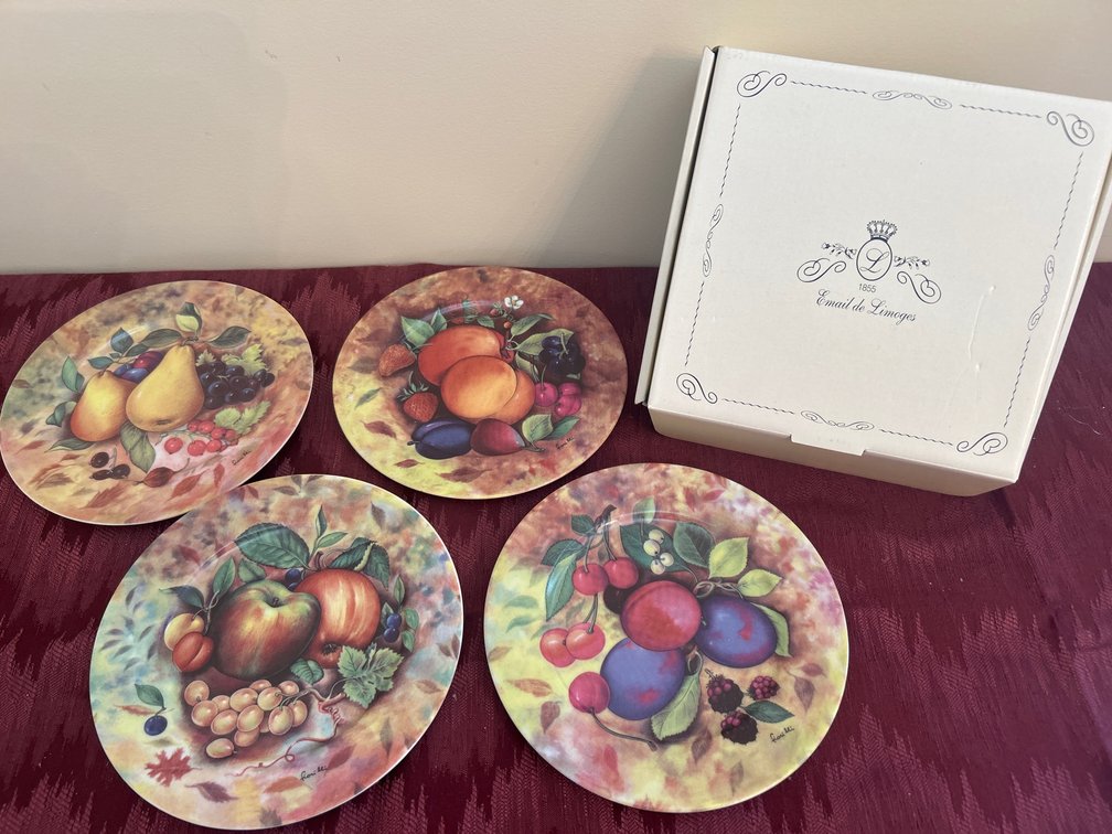 Set of Email de Limoges plates