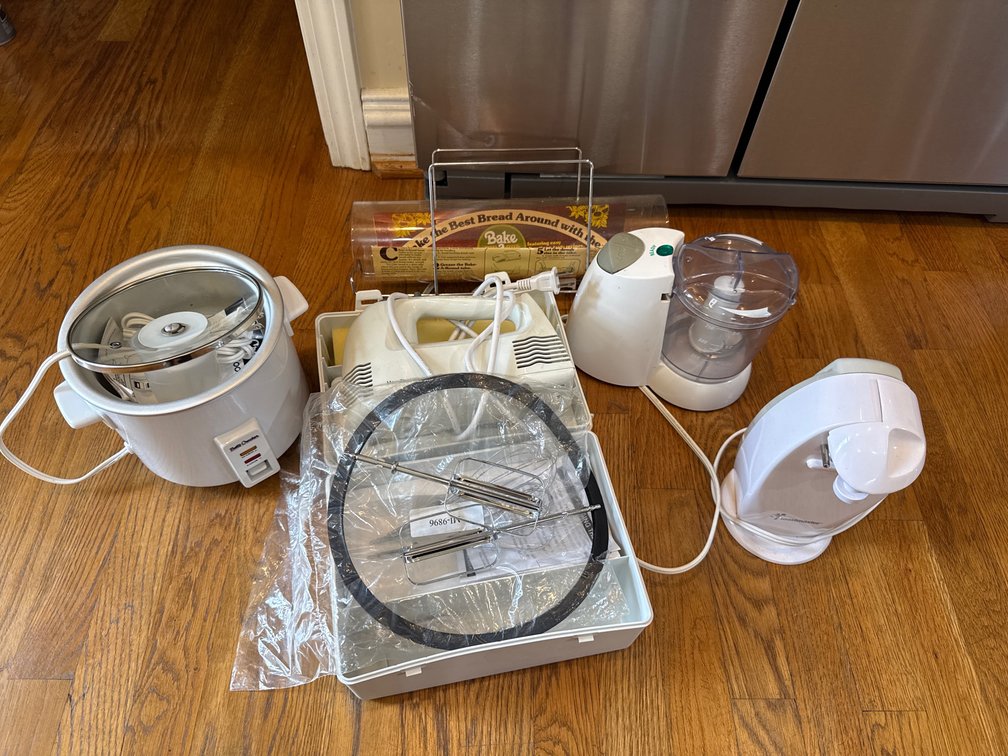 Betty Crocket Crock Pot, Food Processor & Hand Mixer