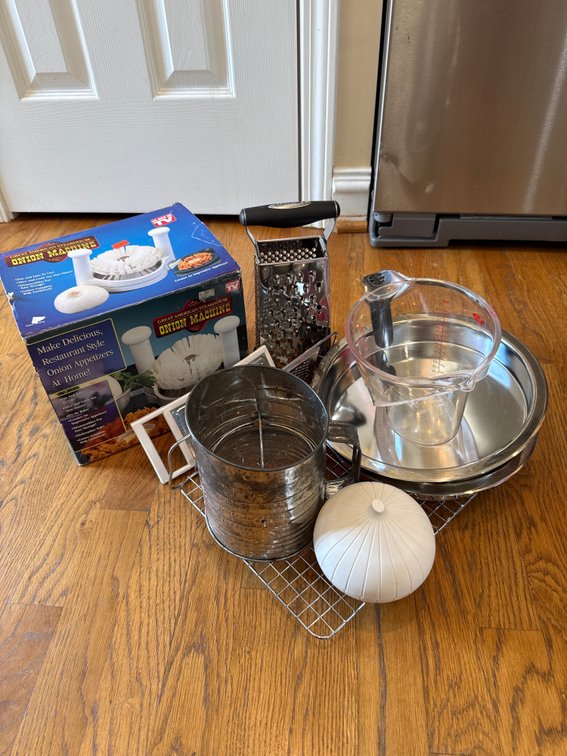 Onion Machine, Grater, Sifter, Measuring cup