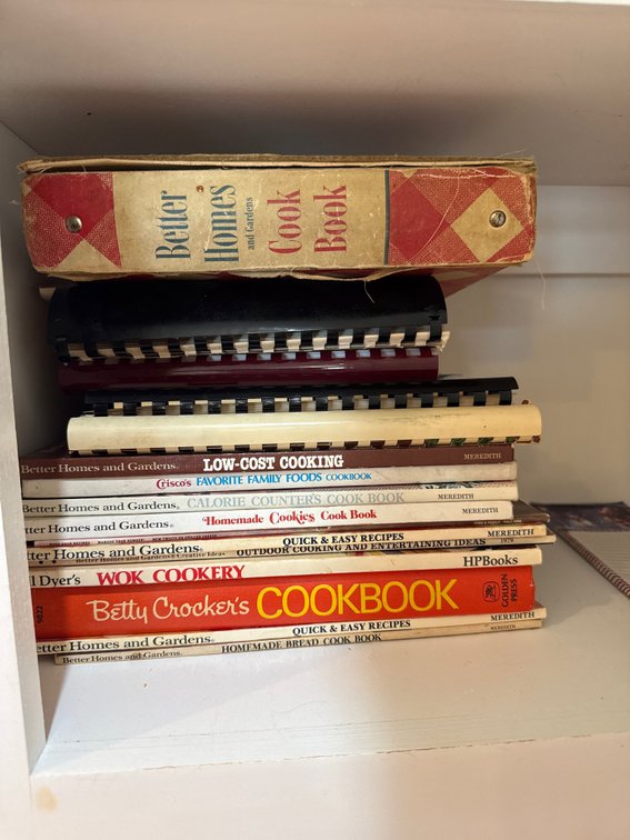 Better Homes & Gardens Cook Books; Betty Crocker Cook Book