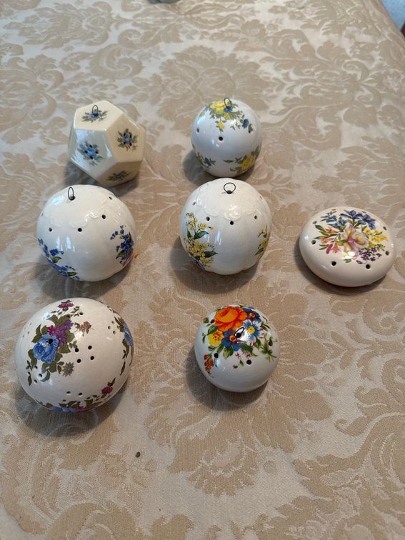 Vintage Pomander Balls - Potpourri scent diffusers