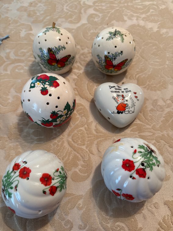 Vintage Pomander Balls - Potpourri scent diffusers