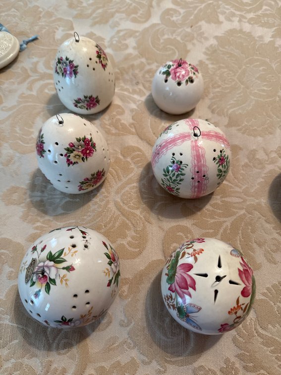 Vintage Pomander Balls - Potpourri scent diffusers