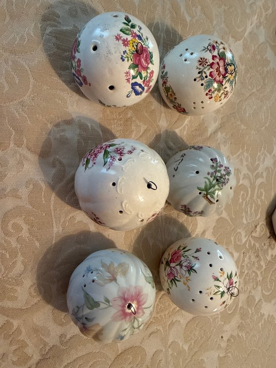 Vintage Pomander Balls - Potpourri scent diffusers
