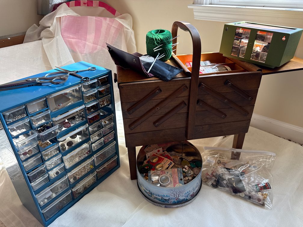 Vintage Sewing Box, Organizer with contents