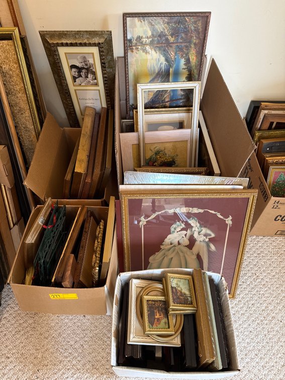 Decorative Pictures/ Picture Frames