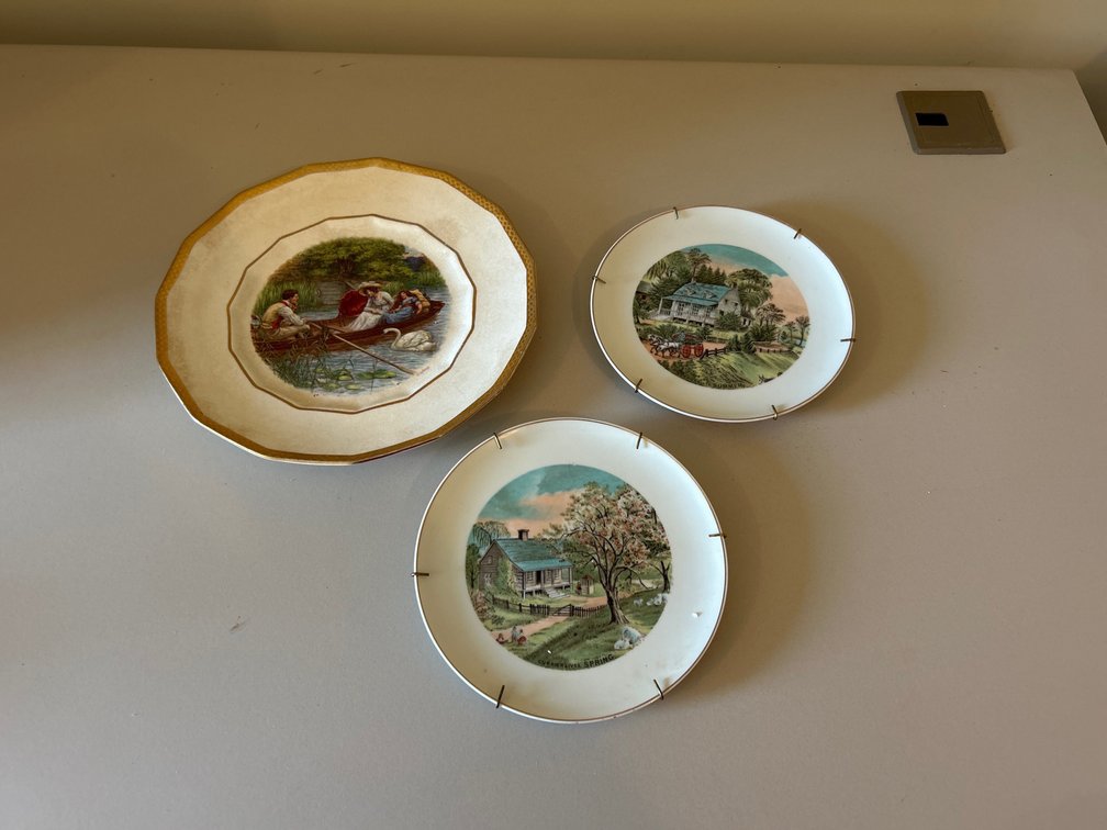 3 Decorative Plates