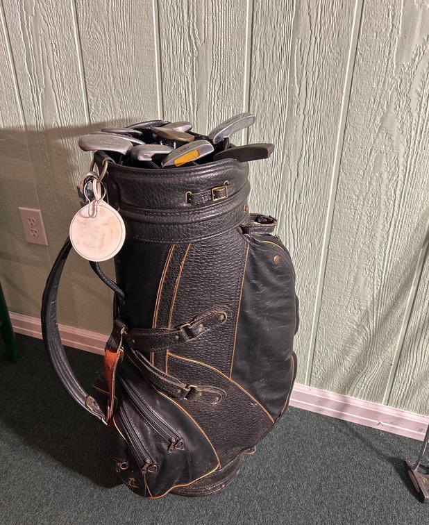 Vintage Golf Bag with clubs