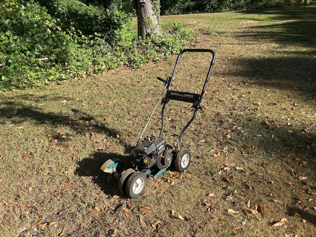 Murray Edger 3.5 HP Briggs and Stratton engine