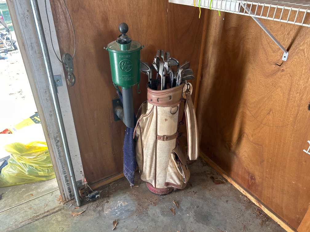 Par Aide golf ball washer, Golf Bag and Clubs