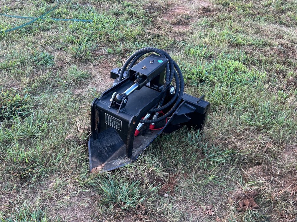 Mini Skid Steer Stump Grab Bucket