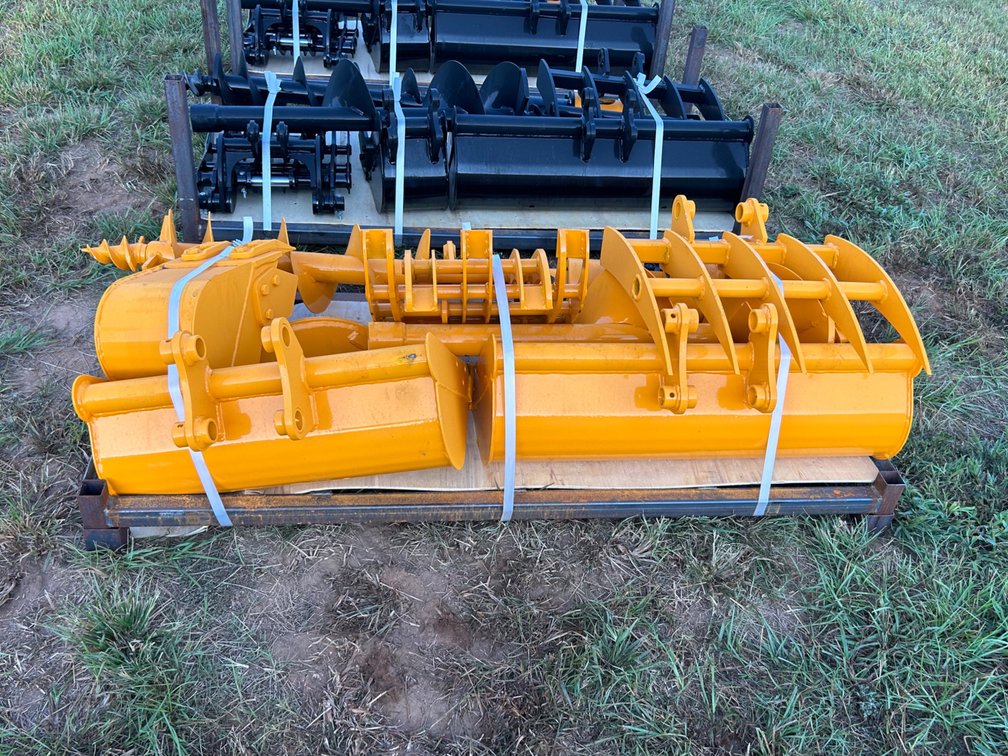 CAT 301 Excavator Attachment Set