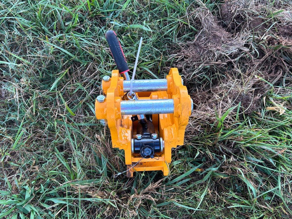 Excavator Quick Hitch