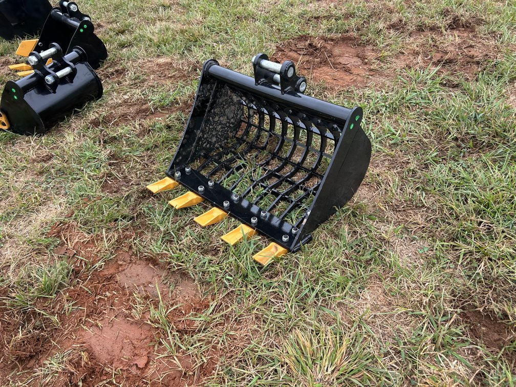 Mini X 24in Rock Bucket