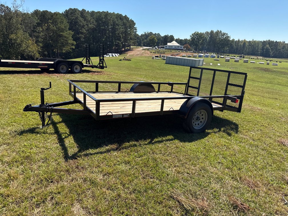 7x14 Trailer 2 ft dove tail like new