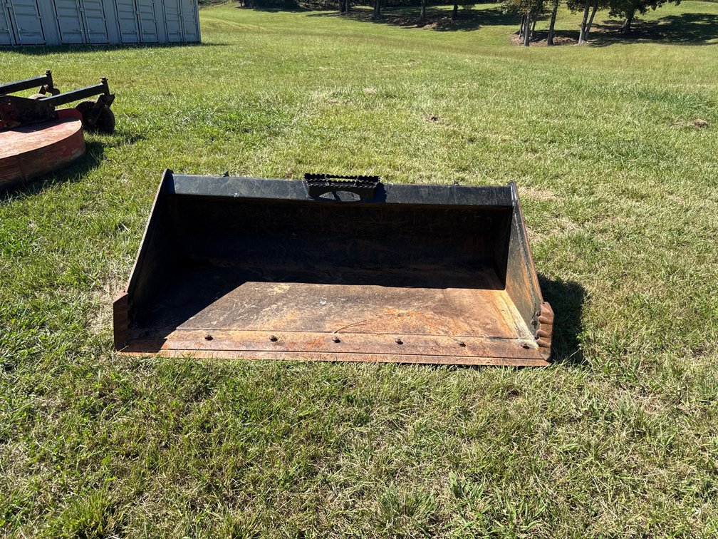 Land pride 68” smooth bucket quick attach