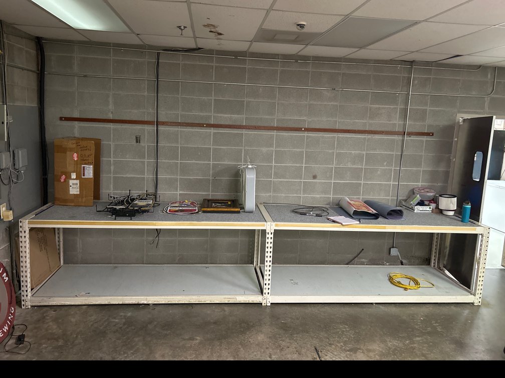 Metal Shelf WITHOUT CONTENTS