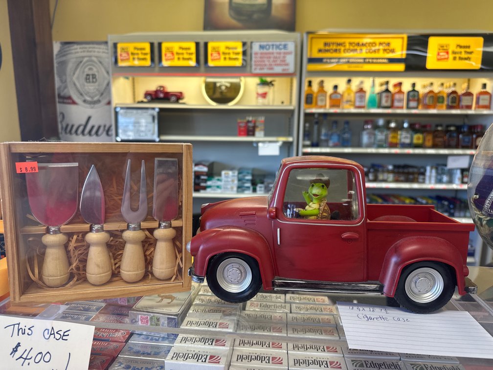 Cheese Utensils, Small Red Truck Decoration