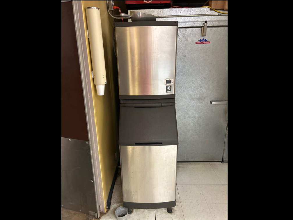 Manitowac Ice Machine 560