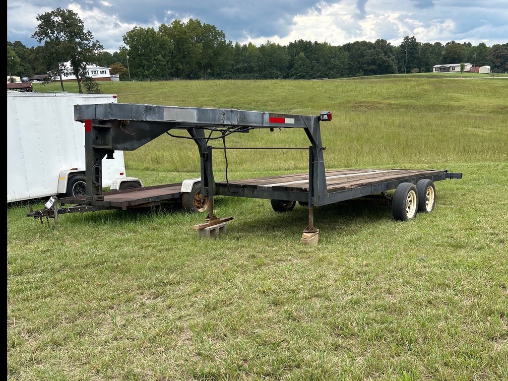 15ft Gooseneck Trailer  