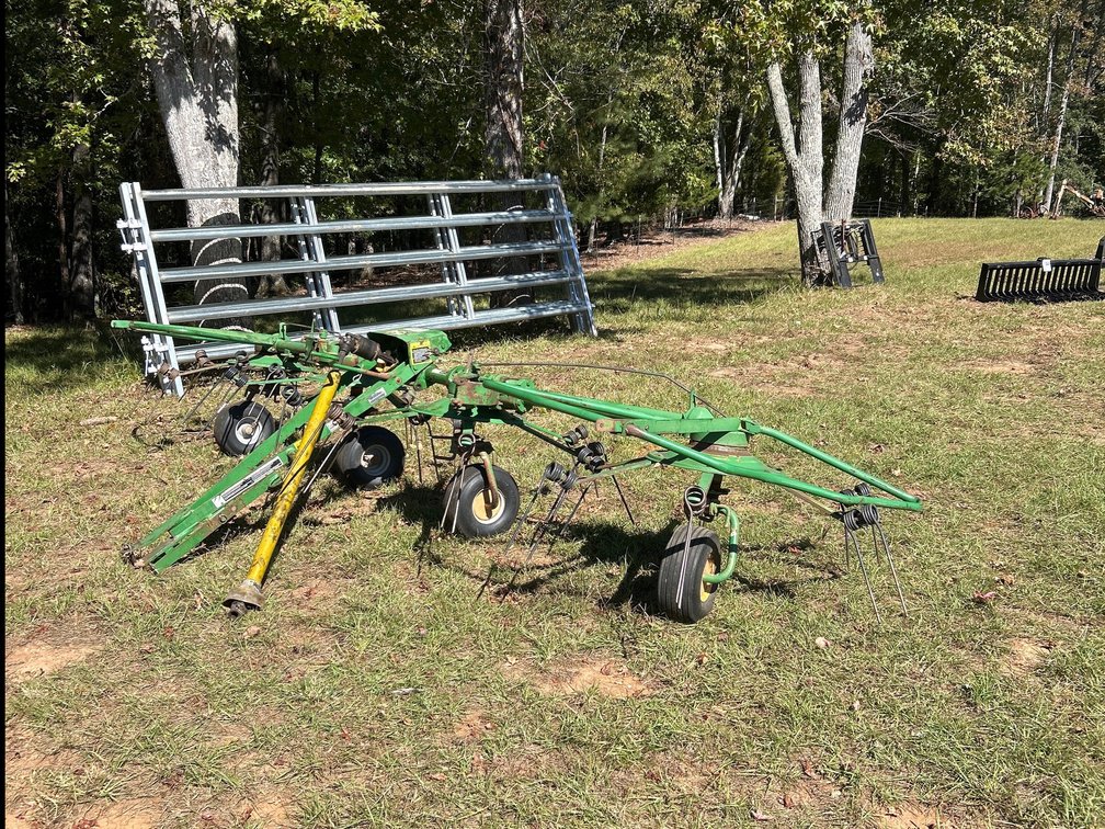 18ft John Deere 754 Tedder