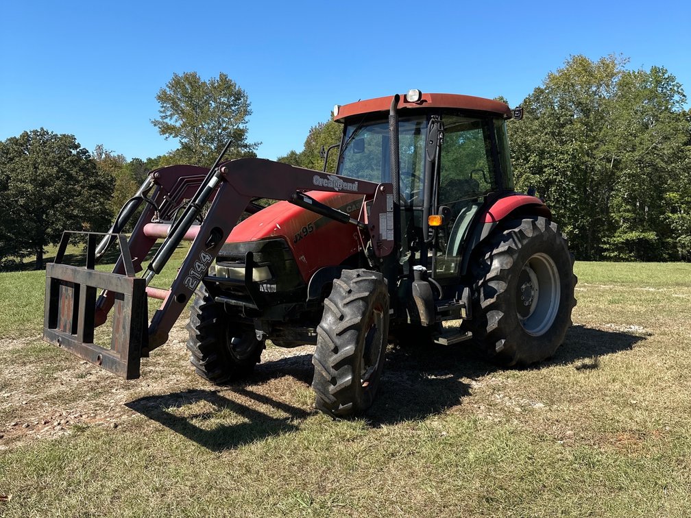93 Hp Case Jx 95 Tractor With Bucket 