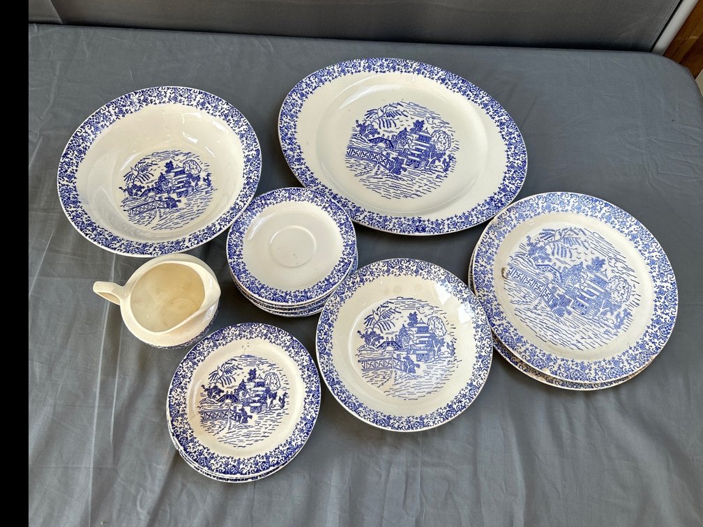 Vintage Blue Pattern Plate Set