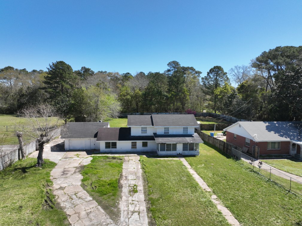 13975 Wintzell Ave S, Bayou La Batre, AL 36509