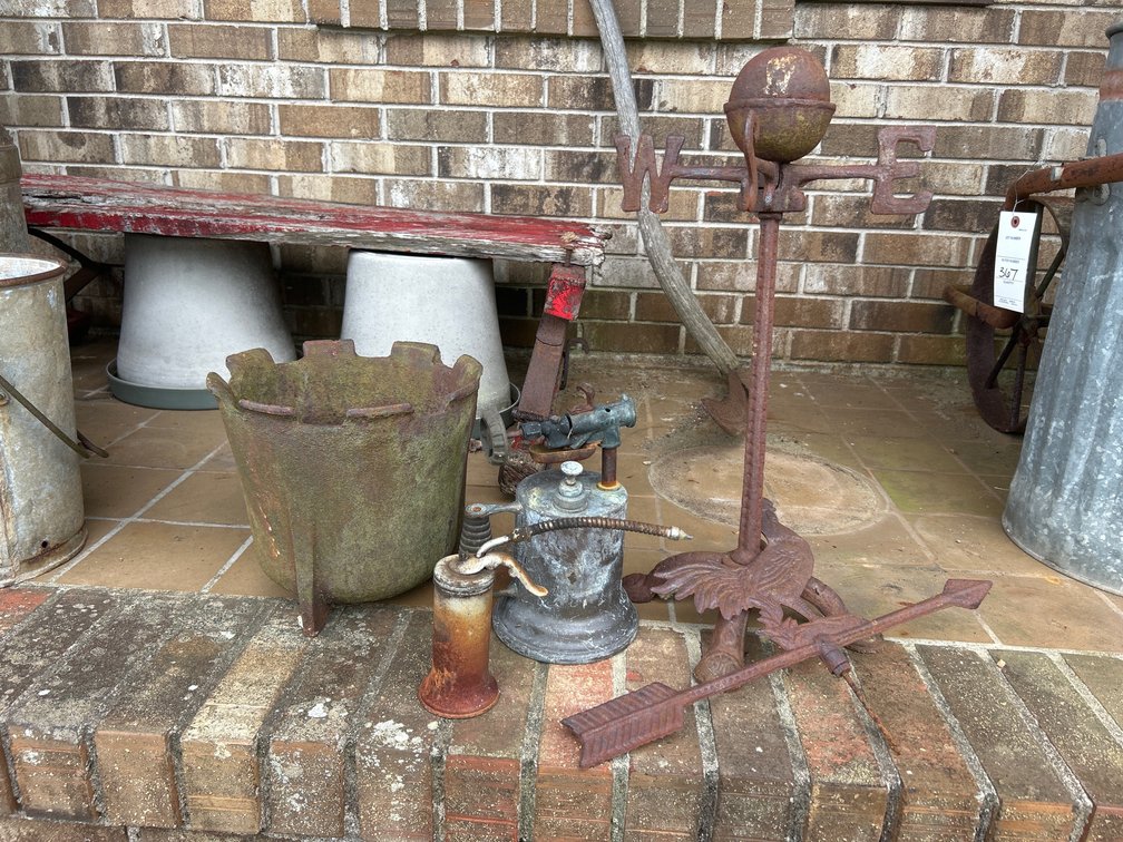 Old Oil Can, Metal Pot, NESW Vintage Sign