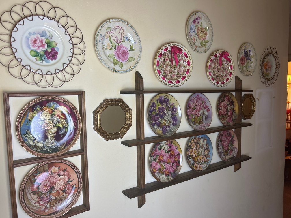 Large Variety of Wall Plates with Shelves