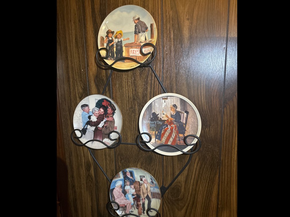 4 Plates with Hanging Holder
