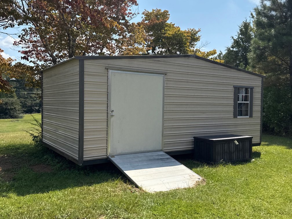 Building 1 Size 20' 2” x 11’ 8”