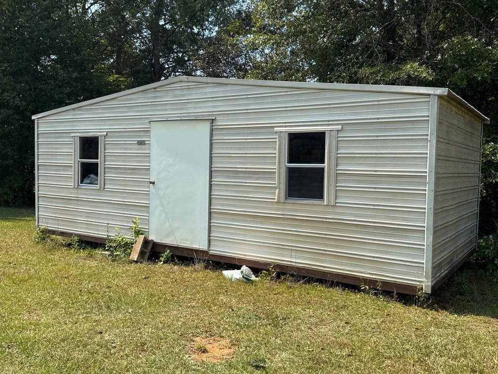 Building 4 Size 24' 2" x 11' 8" 