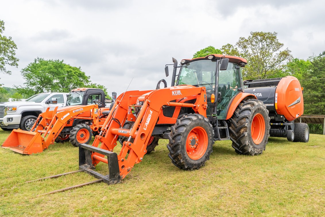 2019 Kubota M-5 111D Enclosed Cab Tractor, Loader & Bucket 105 HP w/790 Hours VIN KBUM4EDCJK8M62530
