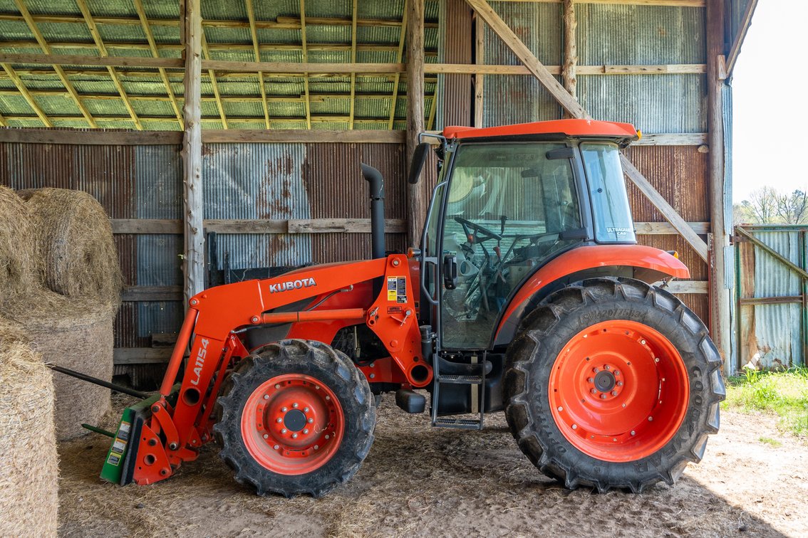 2020 Kubota M7060 Enclosed Cab Tractor, Loader & Bucket w/425 Hours VIN KBUMFCDCEL8E85463