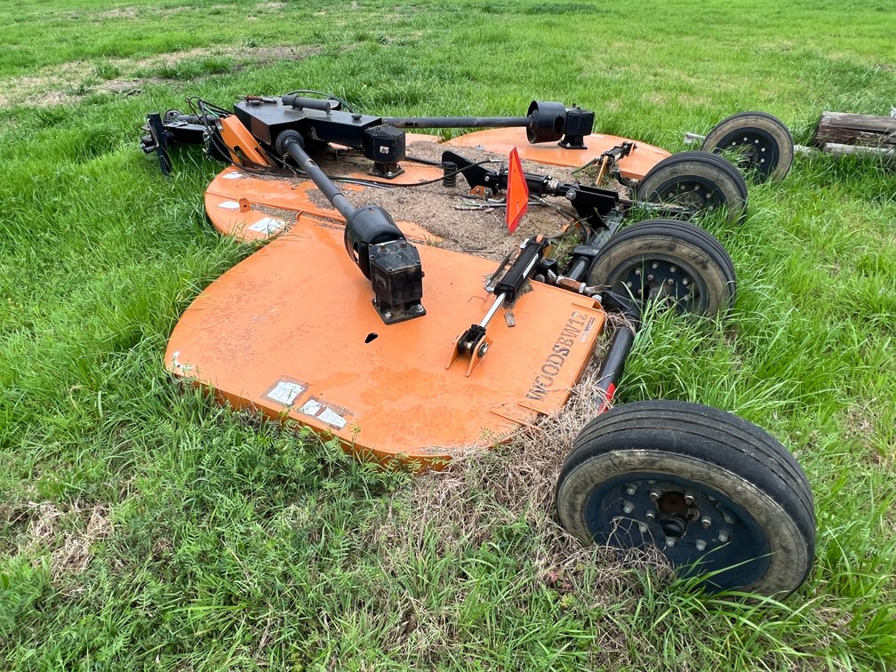 12' Woods BW12 Batwing Bushhog