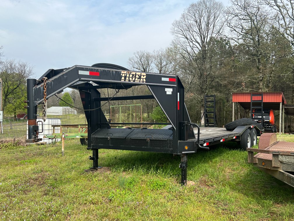 2019 Tiger Gooseneck Dual Axle Equipment Hauler