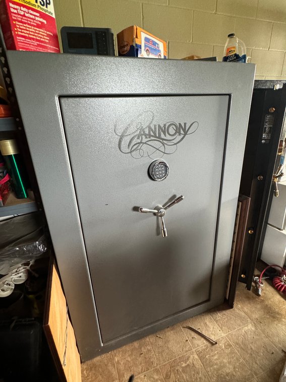 Cannon Gun Safe Sn 990334  40" w x 28" d x 60" Tall