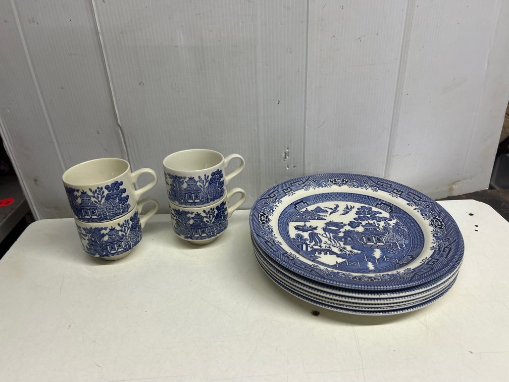 Churchill Blue Willow (6) Plates and (4) Mugs