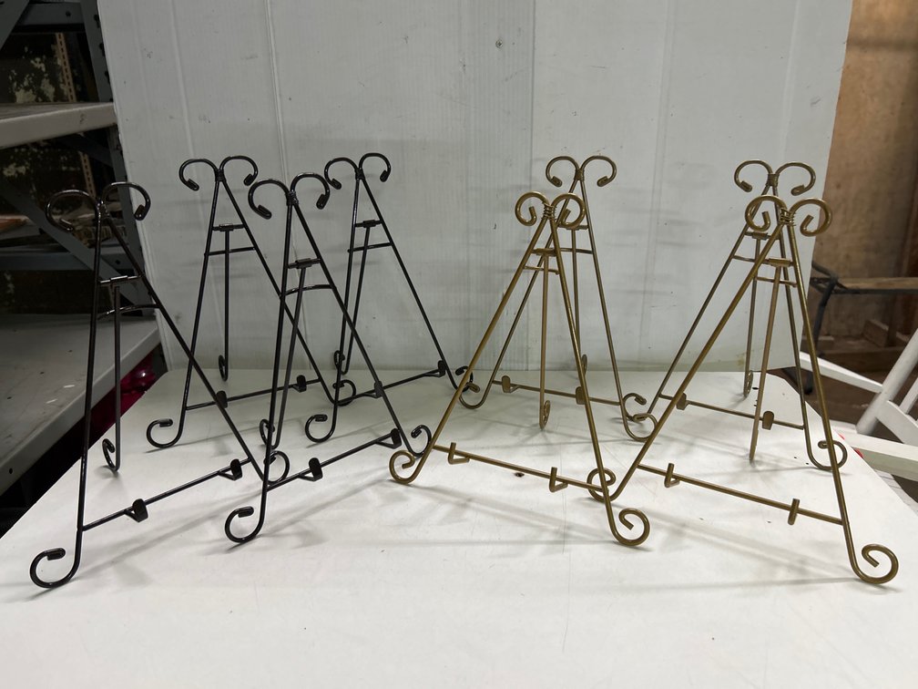 (8) Small Easels