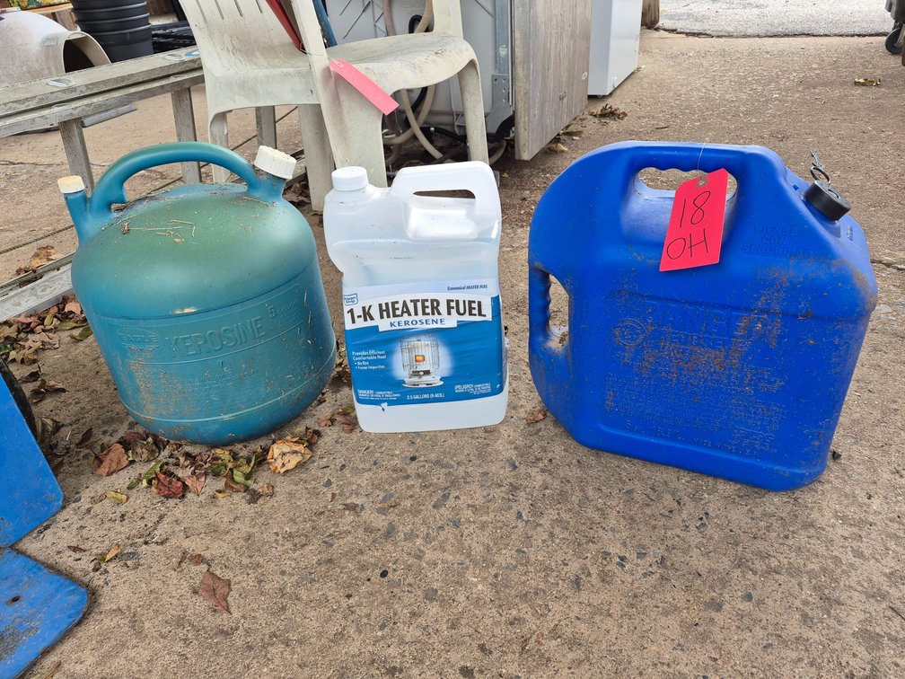 New sealed 2½gal jug 1-K kerosene fuel, 2 5gal kerosene cans
