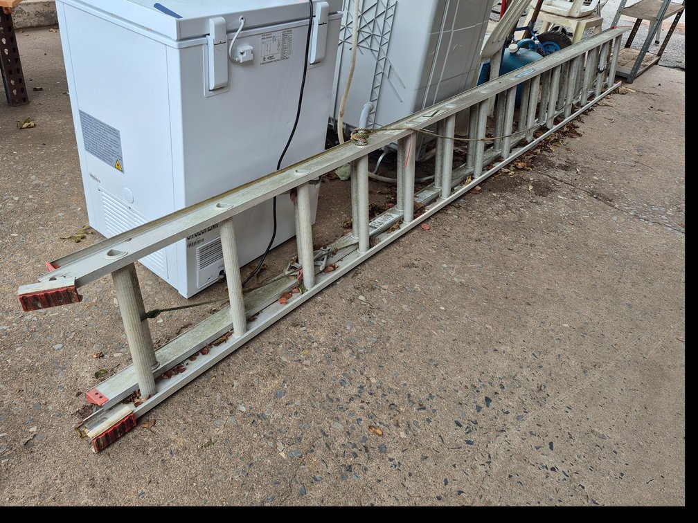 Werner 28ft aluminum extension ladder