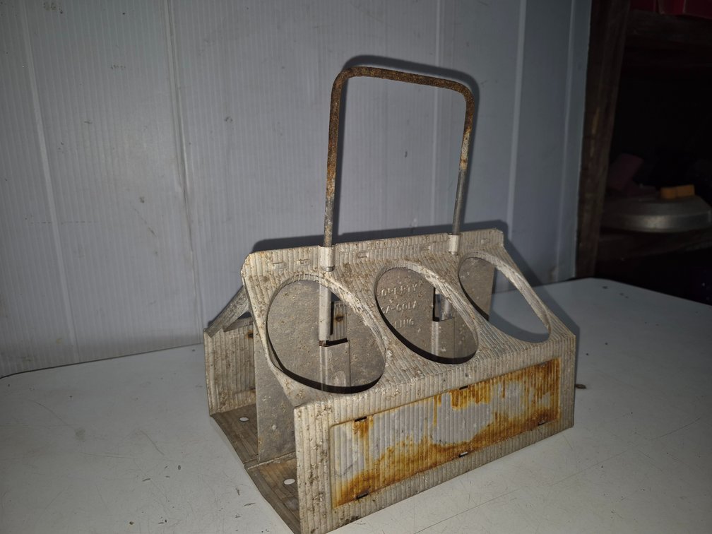 Vtg aluminum Coca-Cola bottle carrying tray